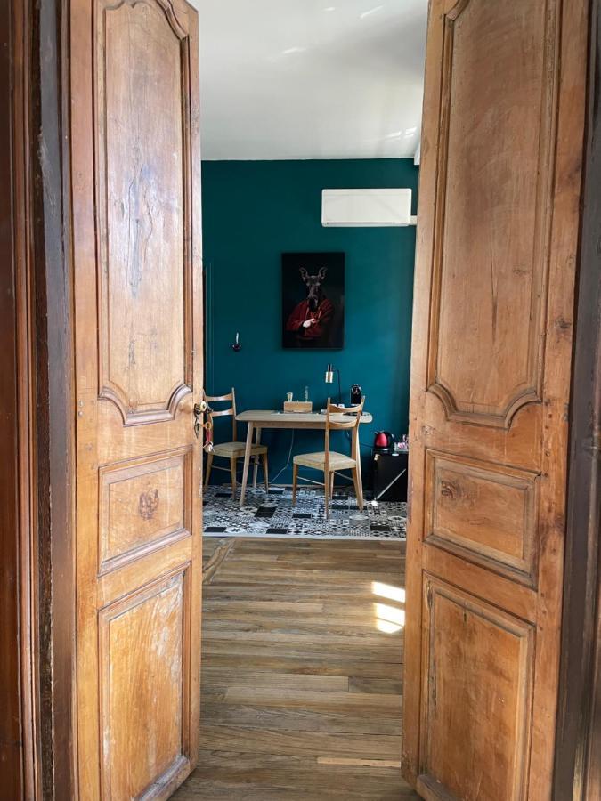 La Maison Aux Murs Anciens Et Ses