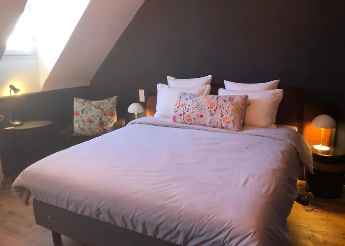 La Maison Aux Murs Anciens Et Ses Chambres