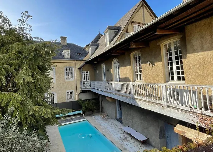 La Maison Aux Murs Anciens Et Ses Chambres