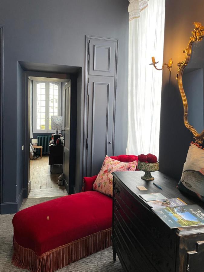 La Maison Aux Murs Anciens Et Ses Homestay