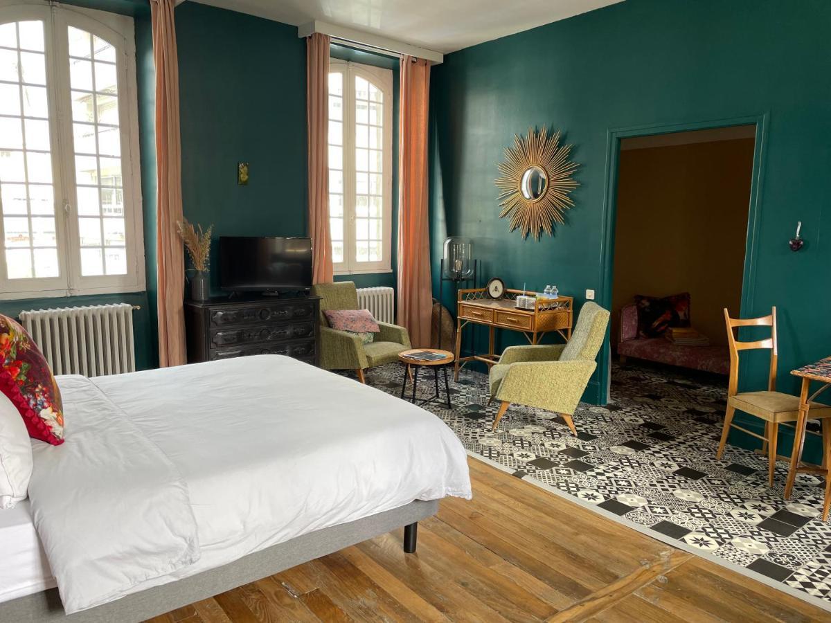 Homestay La Maison Aux Murs Anciens Et Ses