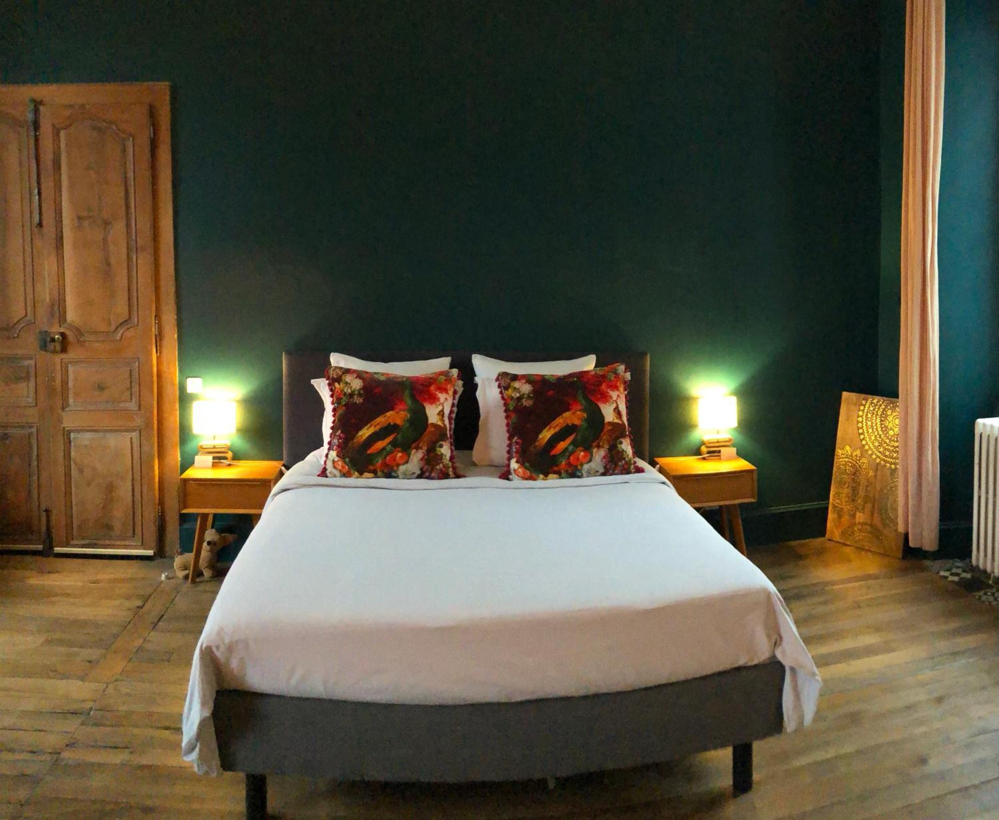 Homestay La Maison Aux Murs Anciens Et Ses Tarbes